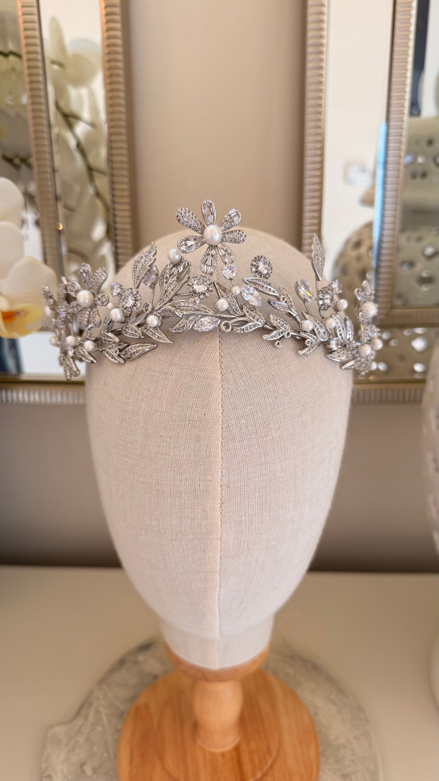 Tiara Flora