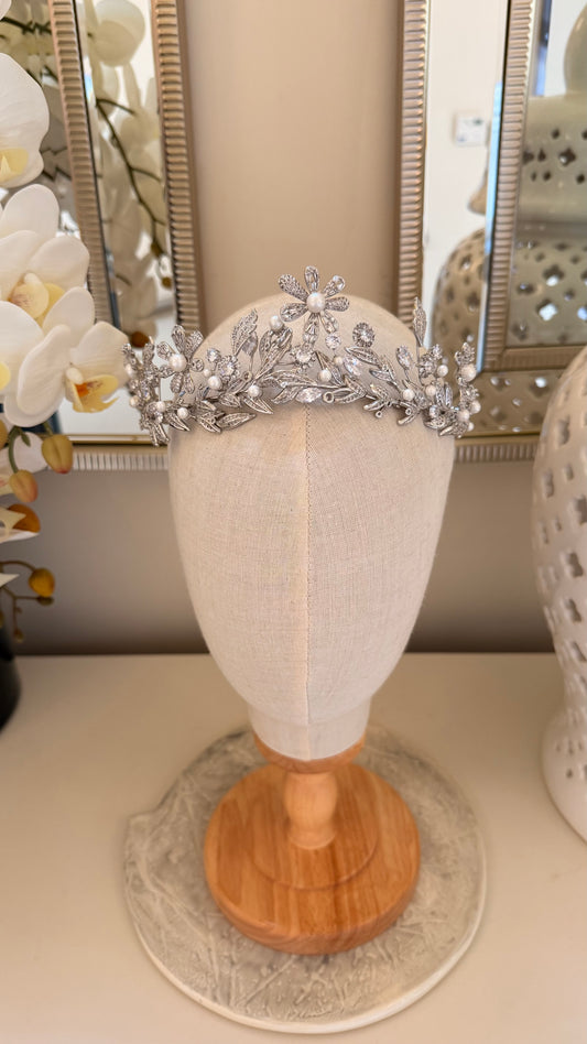 Tiara Flora